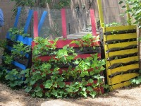 Garden & Coop Tour 2013 - Pallet Planters